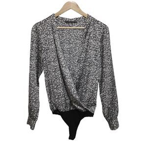 Womens Abercrombie & Fitch Black White Floral V-Neck Long Sleeve Bodysuit Size M